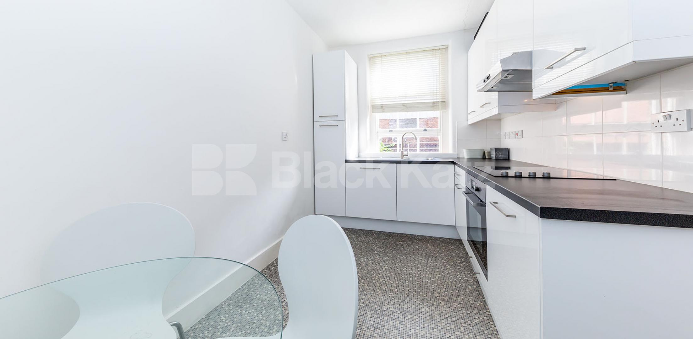 			TWO BED BY BOND STREET! , 2 Bedroom, 1 bath, 1 reception Flat			 Gilbert Street, Bond Street